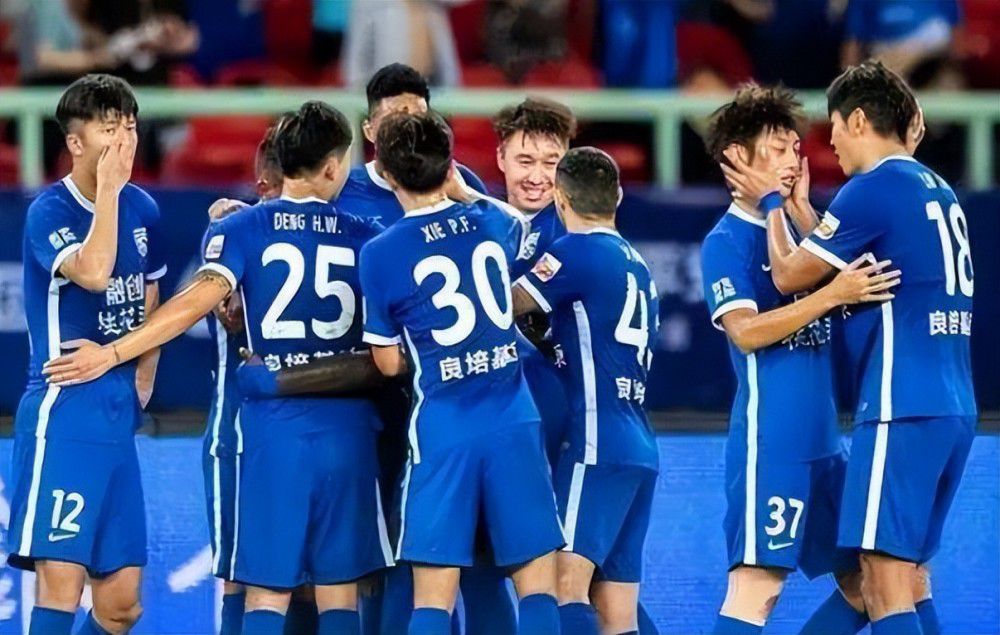片中三位首要演员，孔维、郭京飞和齐溪，先说齐溪，这位方才凭仗在娄烨新作《浮城谜事》中的出色表演拿到第49届金马奖最好新演员奖的银幕新人，实在在话剧界已算小着名气，看过孟京辉的着名话剧《爱情的犀牛》的不雅众必然对此中明明的表演印象深入。